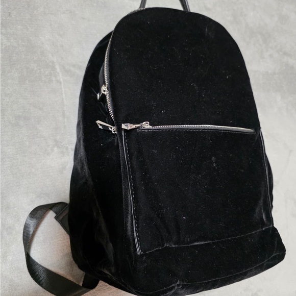 Aldo Sleek Black Backpack - Picture 3 of 15